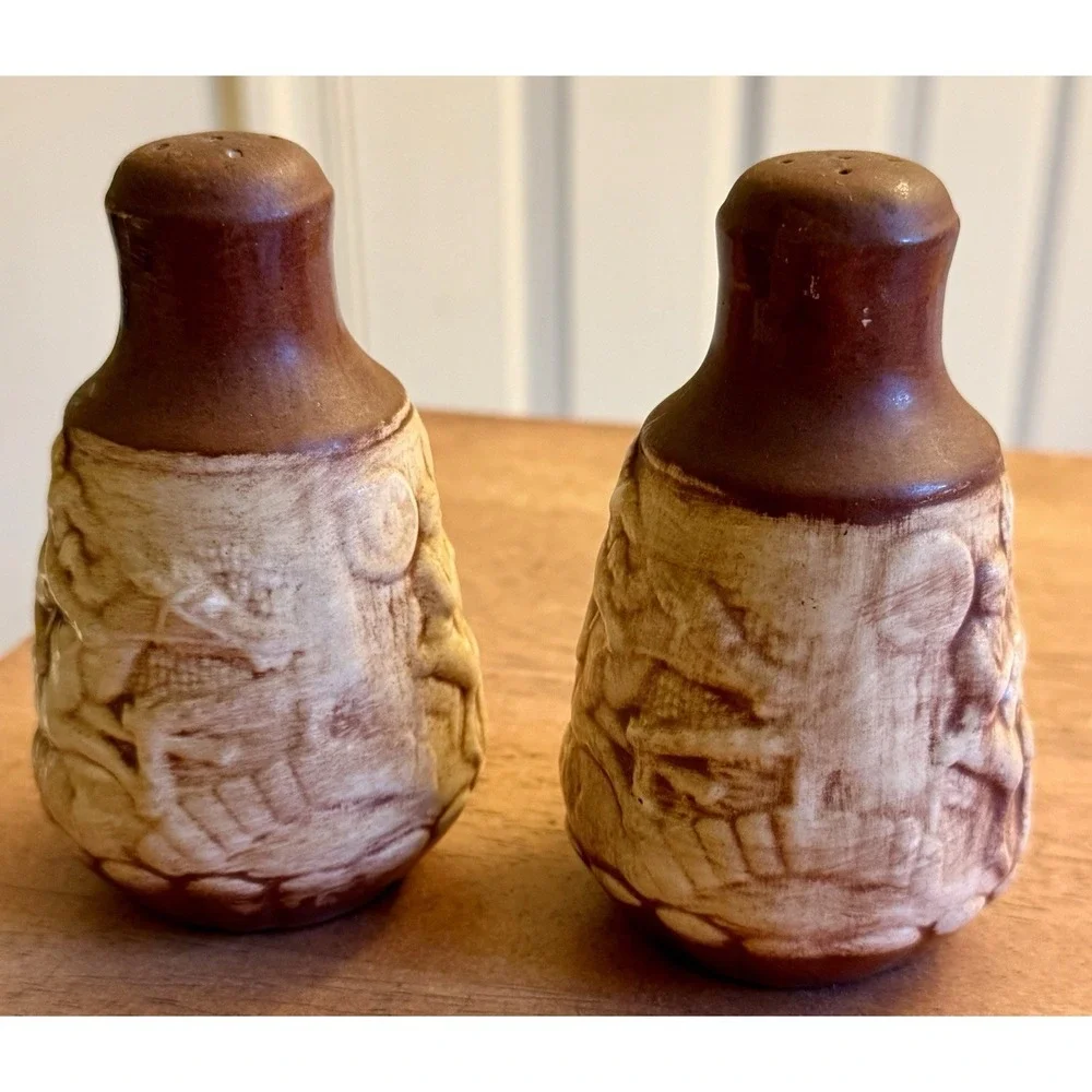 Retro Set of Salt & Peppers Shakers Ceramic Horse & Rider & Stable Scene 1974